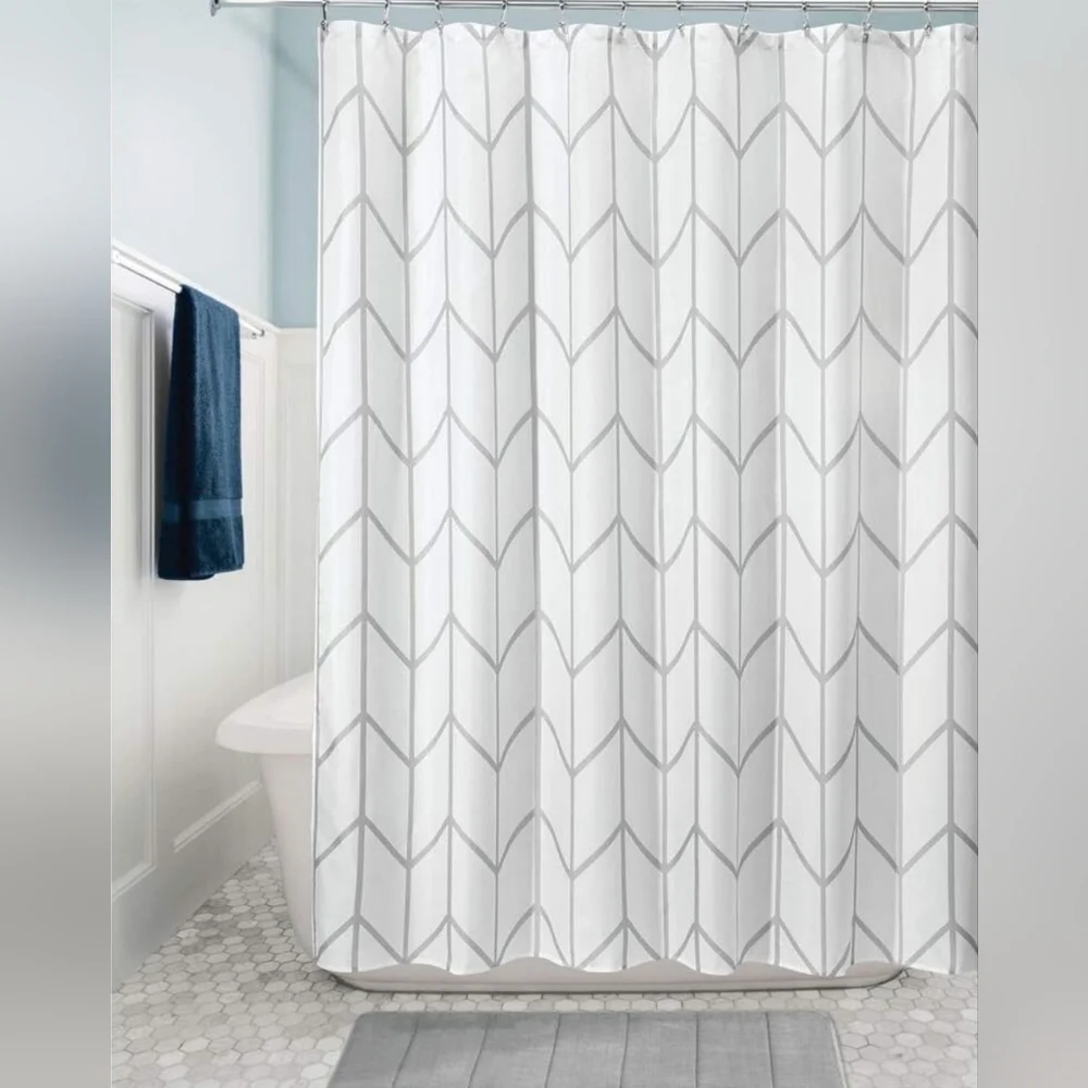 Shower curtain, chevron gray/white